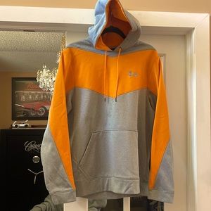 NWOT under Armour Hoodie😎
